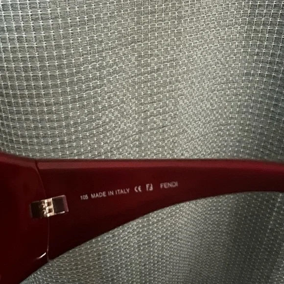 Authentic fendi shades (rare) - Picture 4 of 4